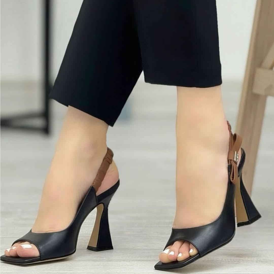 Fishtoe Stretch-Buckle High-Heeled Sandals