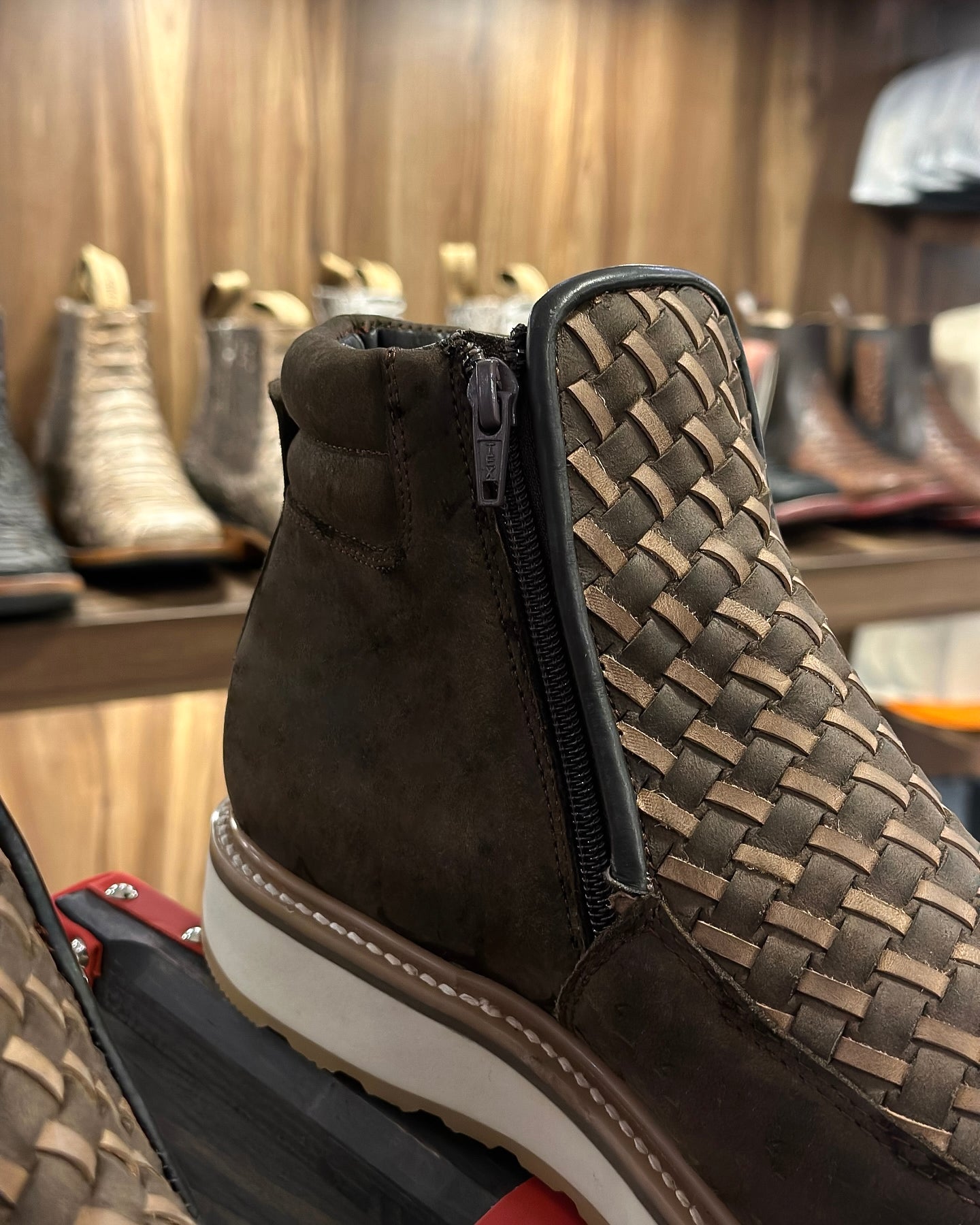 NEW MODEL LV IN PETATILLO