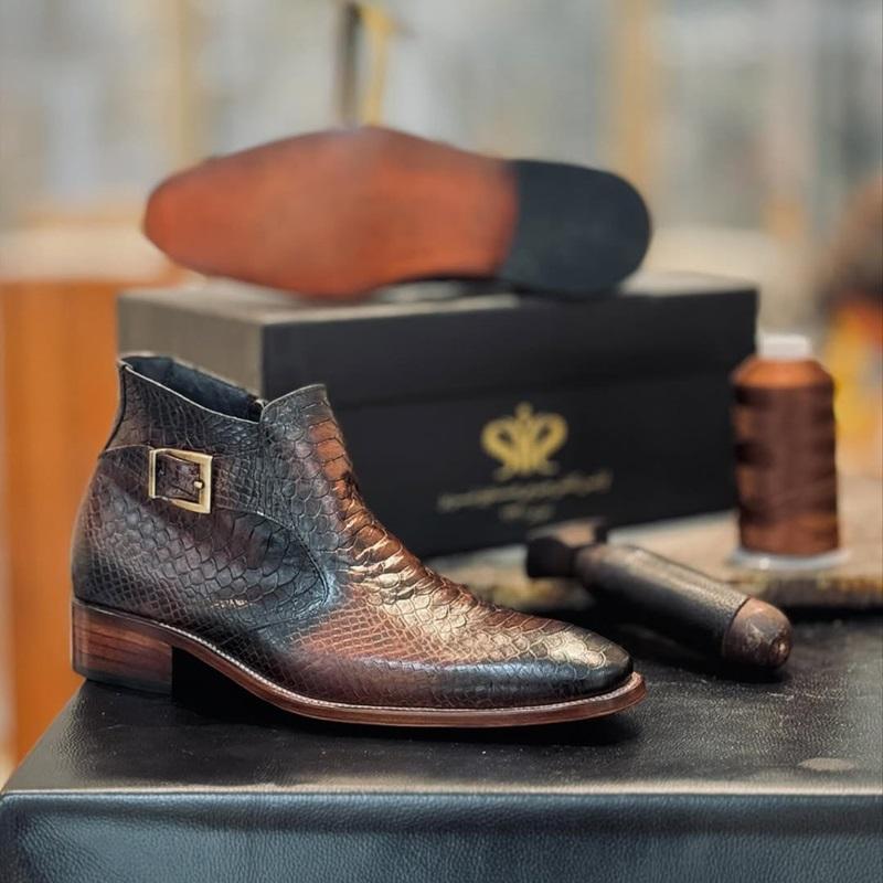 2025 Crocodile Leather Boots With Buckle