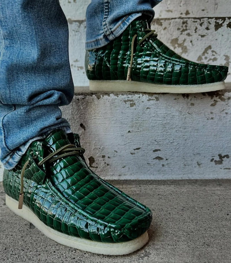 Men's Crocodile-Embossed Patent Leather Shoes