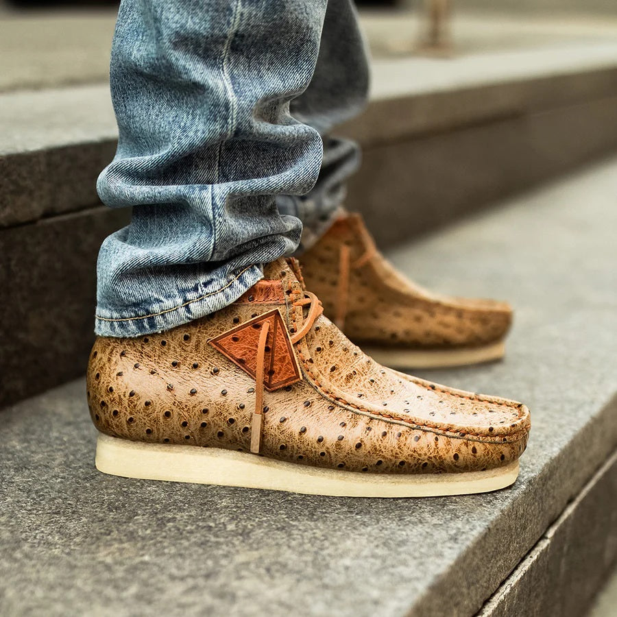 Men's Ostrich-Embossed Leather Shoes