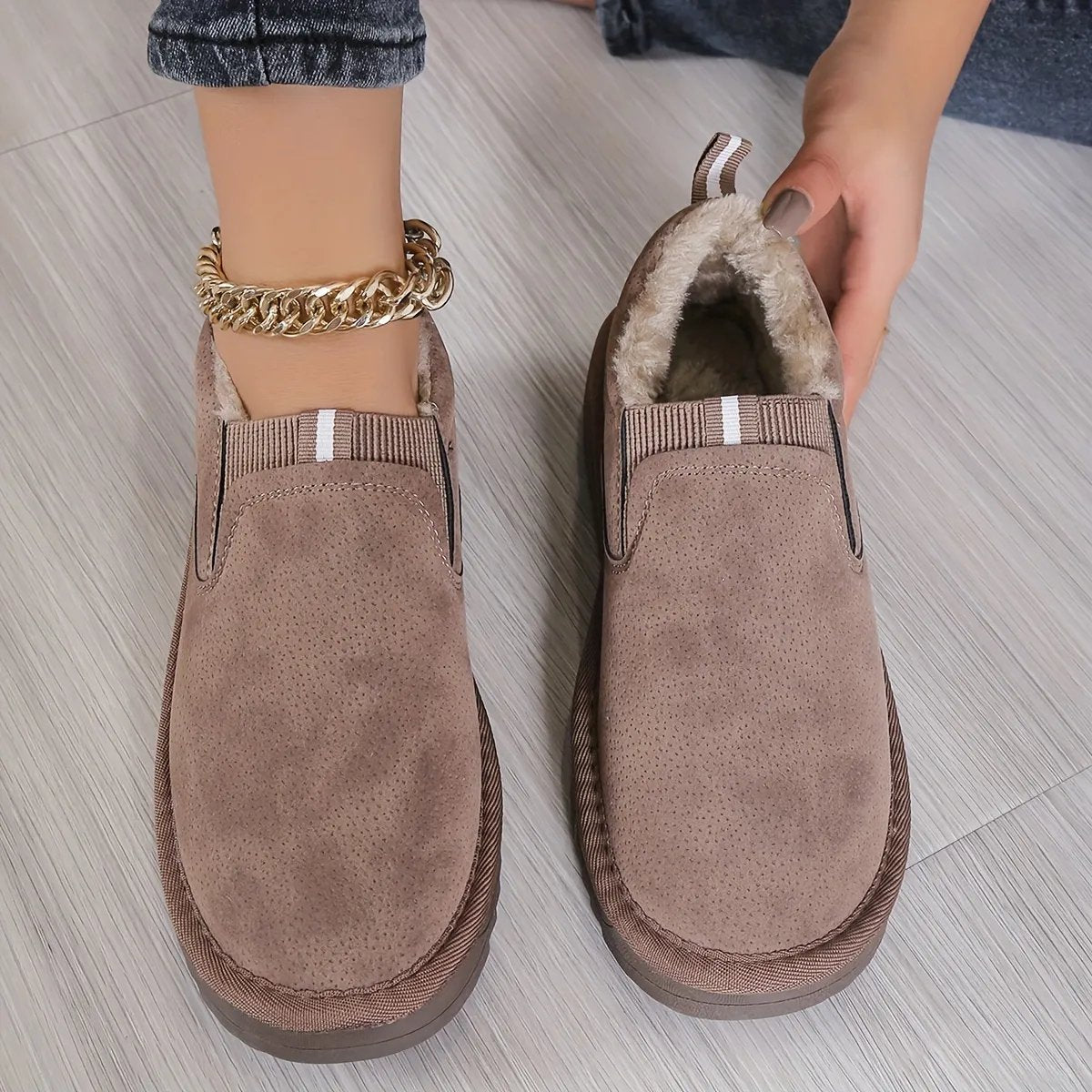 Women's Solid Color Non-slip Soft-soled Round-toe Warm Lined Wool Shoes