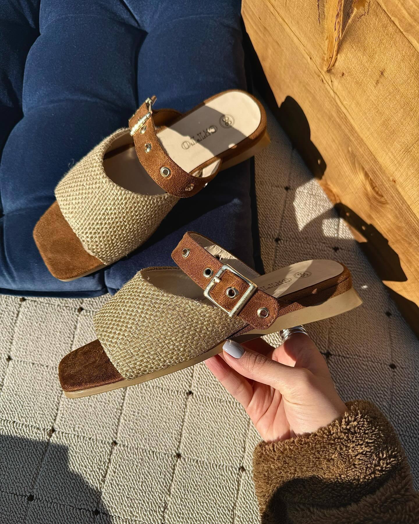 Antares Sandals